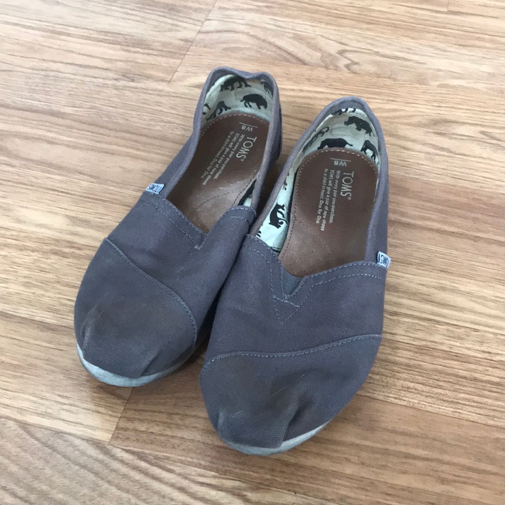 Toms shoes size 8